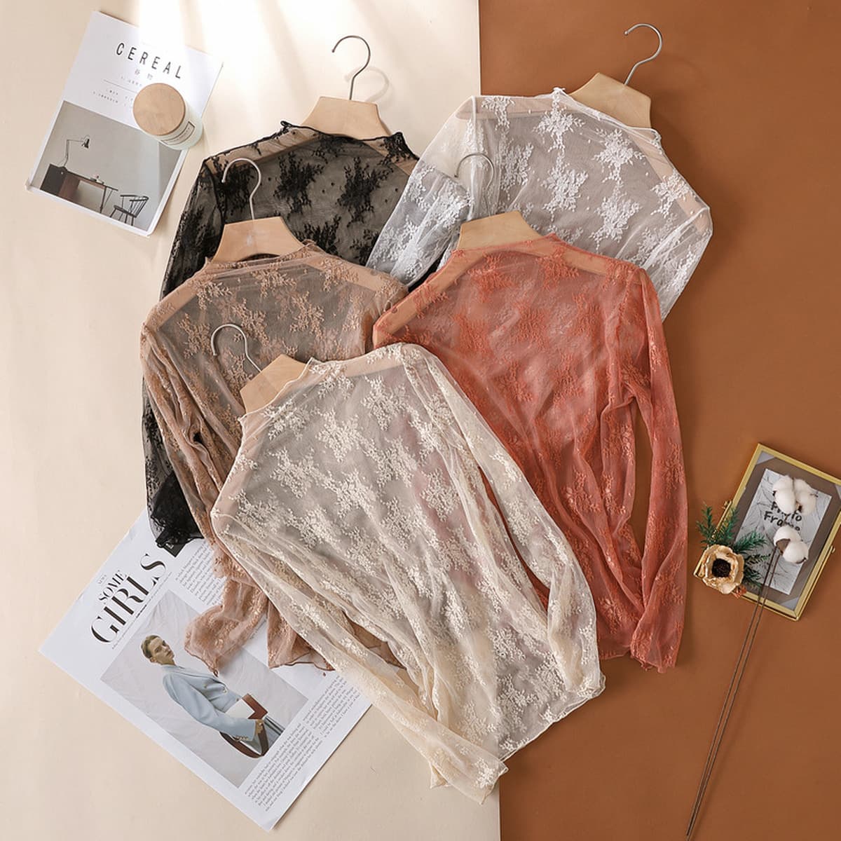 Весенне-осенняя новая кружевная нижняя рубашка с высоким низом для женщин, 2025 г., популярный облегающий сетчатый топ с...