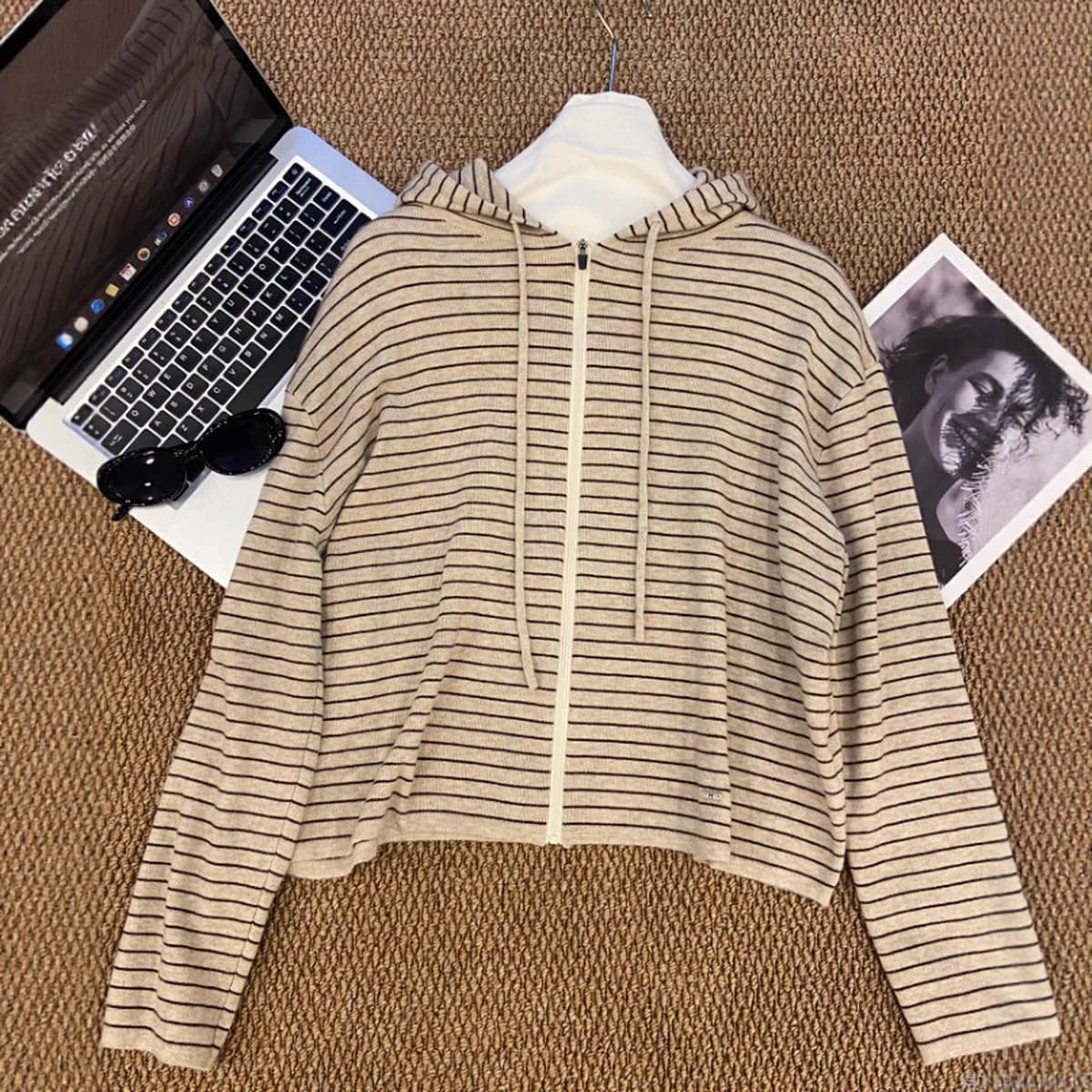 Оптовая продажа: Новая осенне-зимняя вязаная кофта с высоким воротом, полосатая, на молнии, с капюшоном, укороченный...