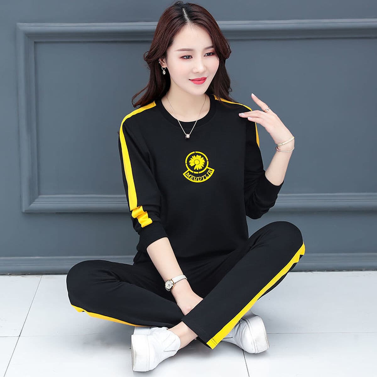 Повседневный спортивный костюм Женская осень 2024 новая корейская версия длинных рукава брюки большие размеры тонкая мода...