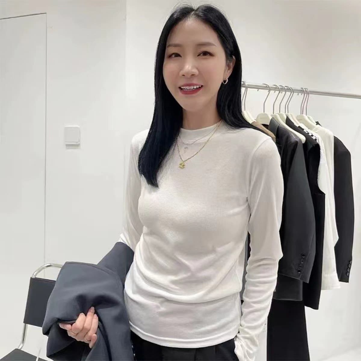 Женская базовая футболка в стиле «босс-леди», осенне-зимняя версия, на флисовой подкладке, утолщенная бархатом, с длинными...