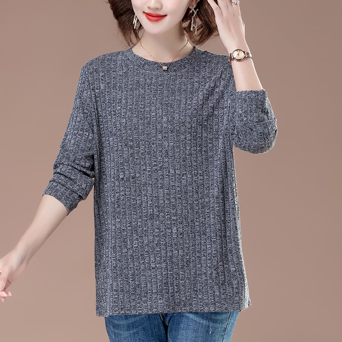 Мать среднего и пожилого возраста покрывает живот весной и осенью