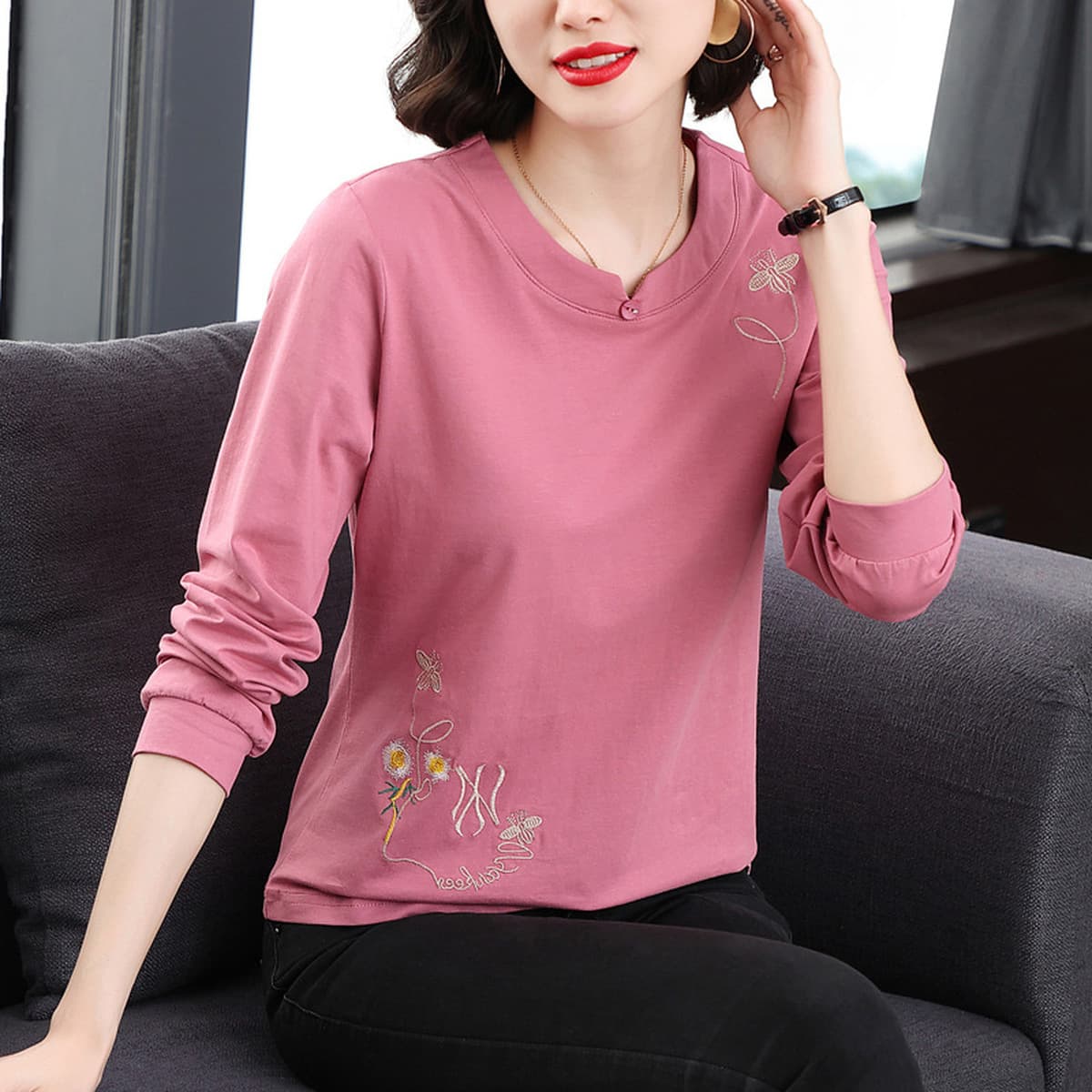Весенняя одежда для женщин среднего и старшего возраста 2025: новые вышитые топы из чистого хлопка, оптовая продажа женской...