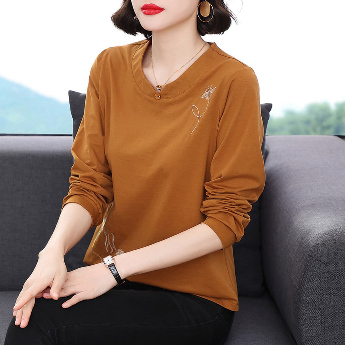 Весенняя одежда для женщин среднего и старшего возраста 2025: новые вышитые топы из чистого хлопка, оптовая продажа женской...