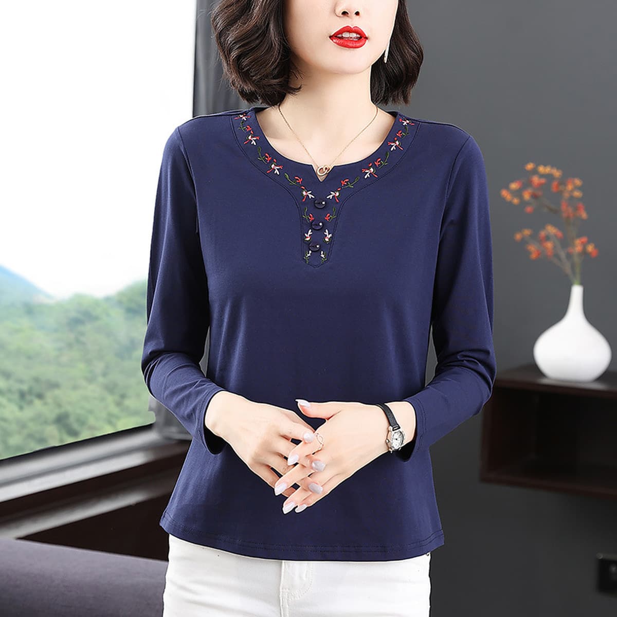 Весенняя одежда для женщин среднего и старшего возраста 2025: новые вышитые топы из чистого хлопка, оптовая продажа женской...