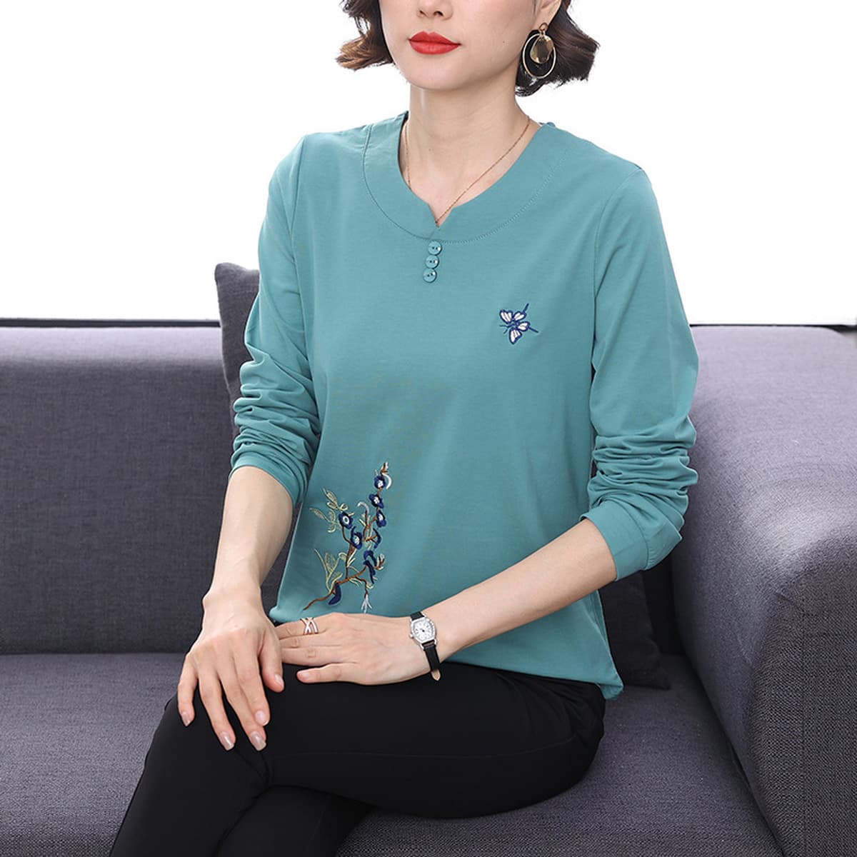 Весенняя одежда для женщин среднего и старшего возраста 2025: новые вышитые топы из чистого хлопка, оптовая продажа женской...