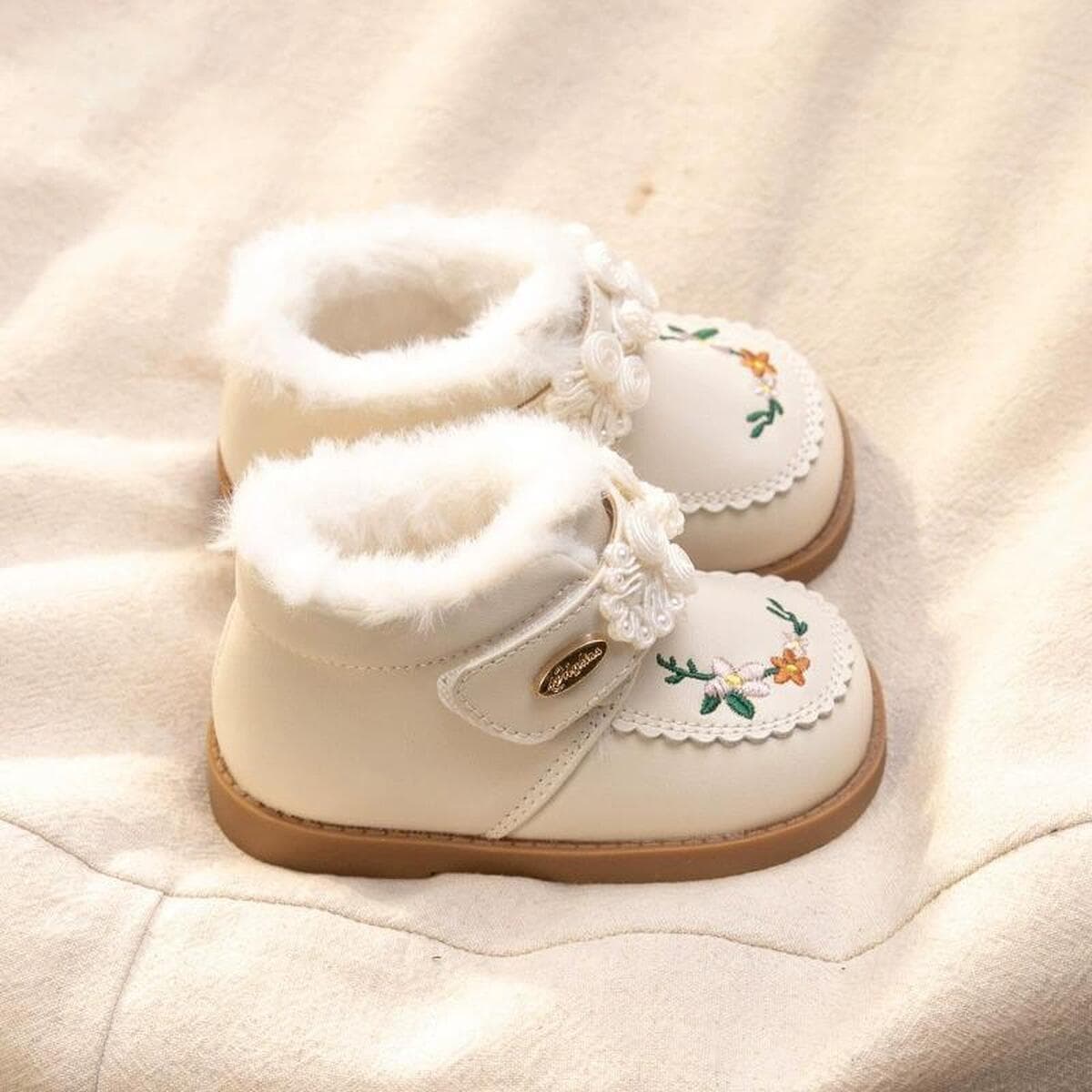 Хлопчатобумажная обувь для девочек, зимние бархатные кожаные сапоги, детские короткие сапоги для девочек с вышивкой в...