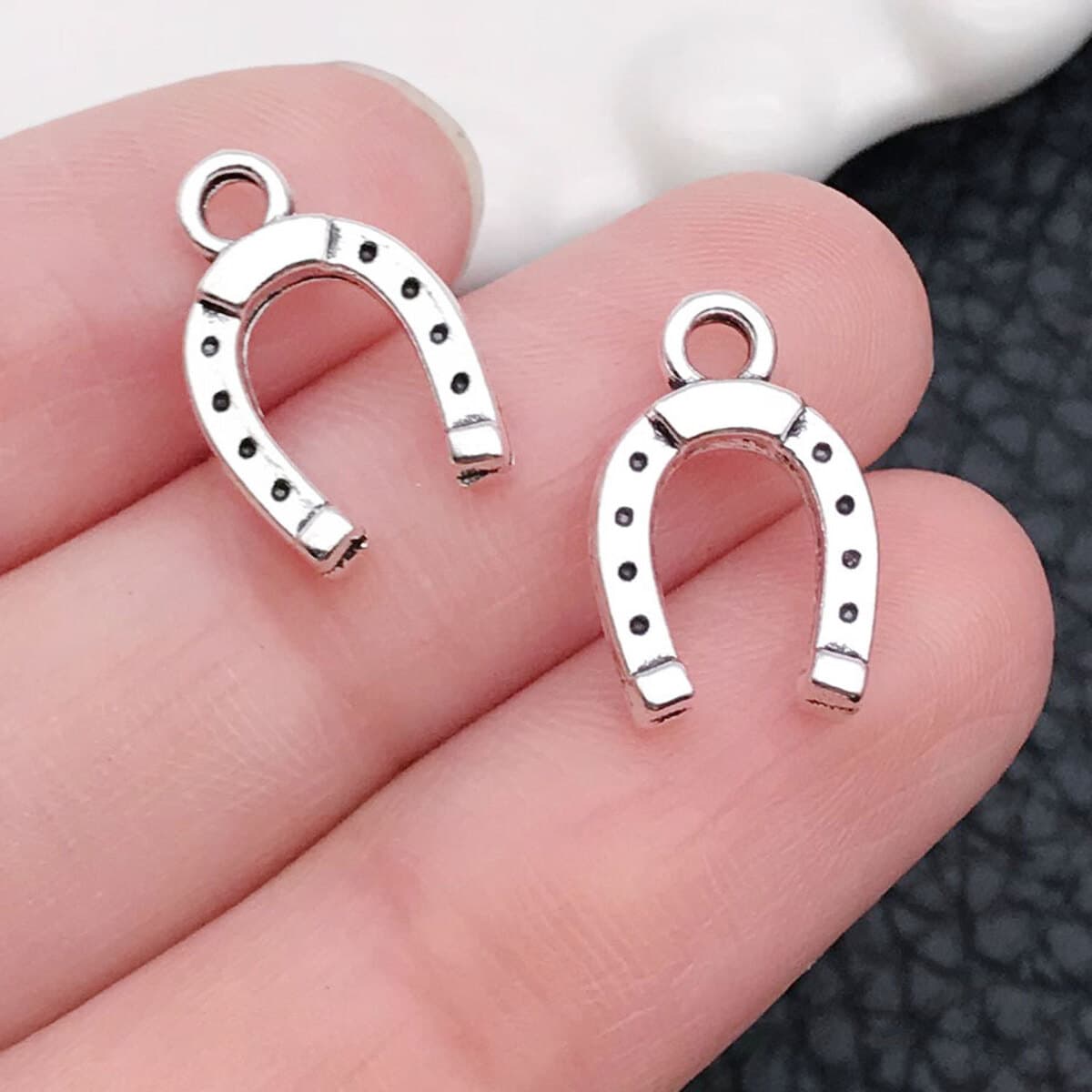 Смешать 20 старинных серебряных западных ковбойских конских шляп кактус пистолетные подвески творческие аксессуары для...