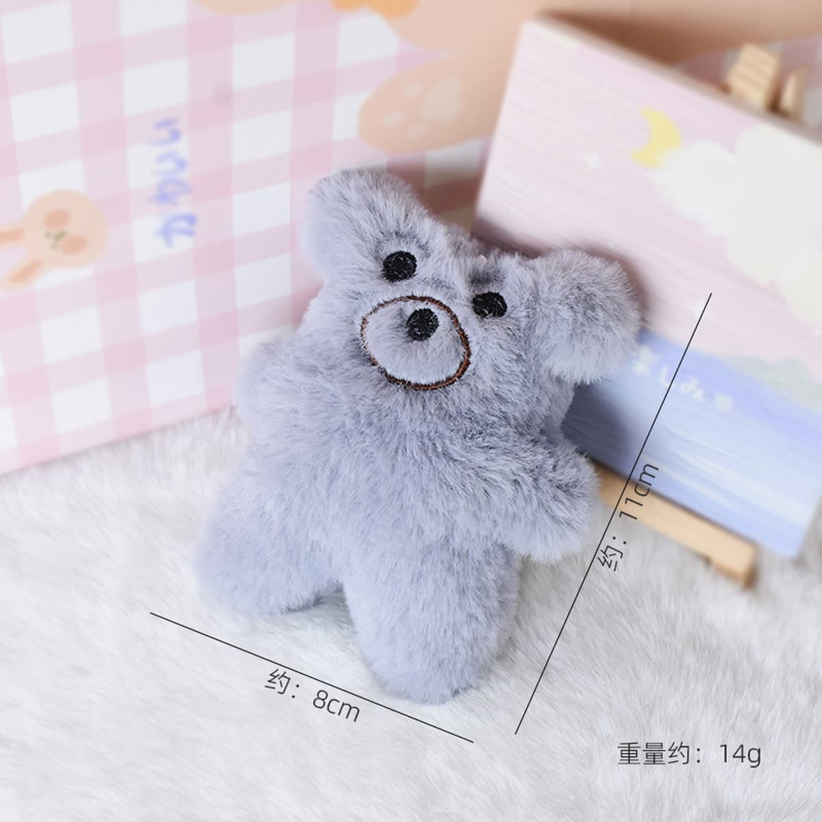 Мультяшная скрипучая плюшевая подвеска, кукла, головной убор, брошь, сумка, обувь, декоративные аксессуары, подвесные...