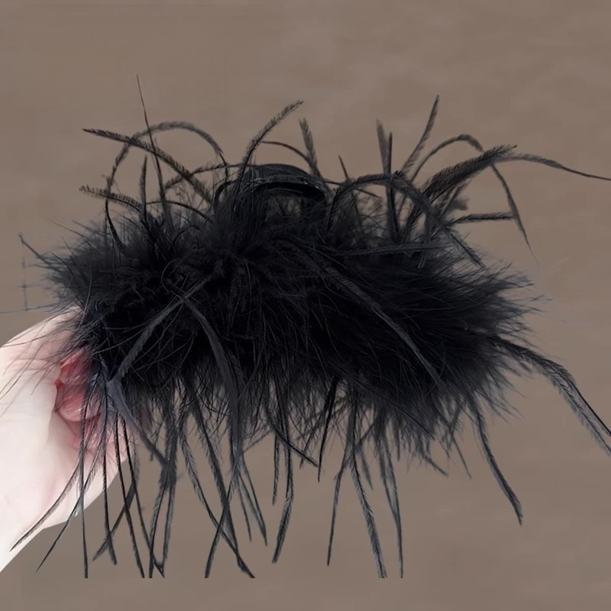 Большая заколка для волос на затылке, подходит для густых волос, осенне-зимний стиль с перьями, супер красивая черная...