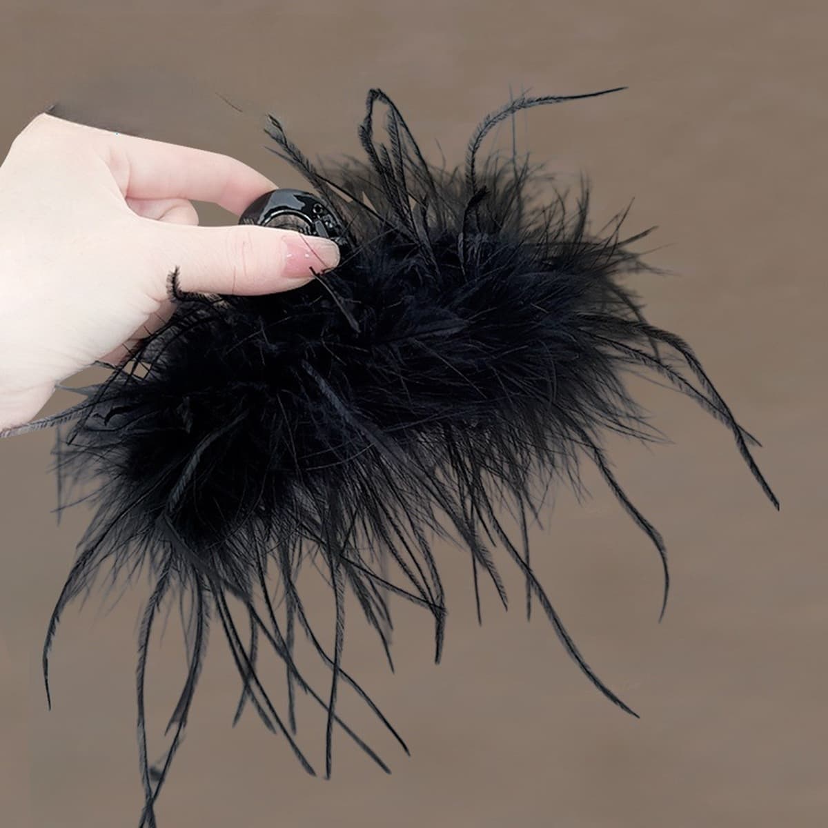 Большая заколка для волос на затылке, подходит для густых волос, осенне-зимний стиль с перьями, супер красивая черная...
