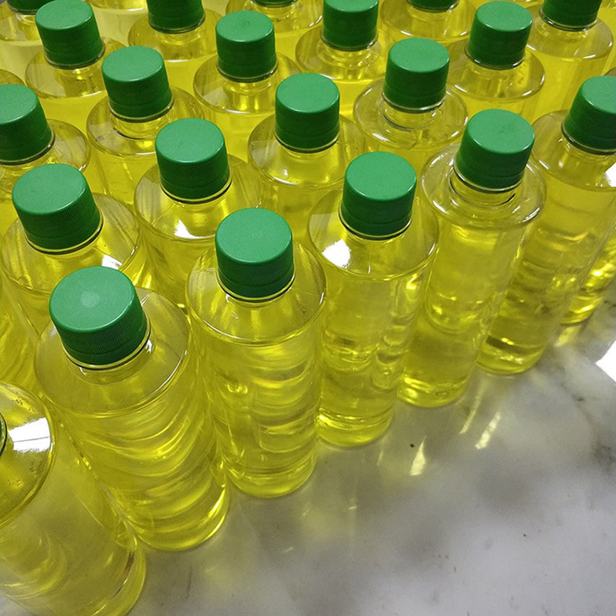 В салоне красоты используется специальная жидкость для ухода за пятнами для контроля цвета средств по уходу за кожей летом и...