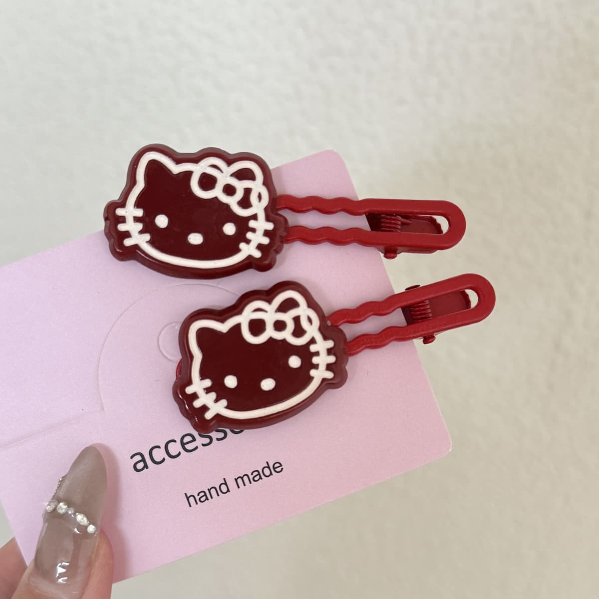 Кошка имеет высокую ценность для волос в ушах