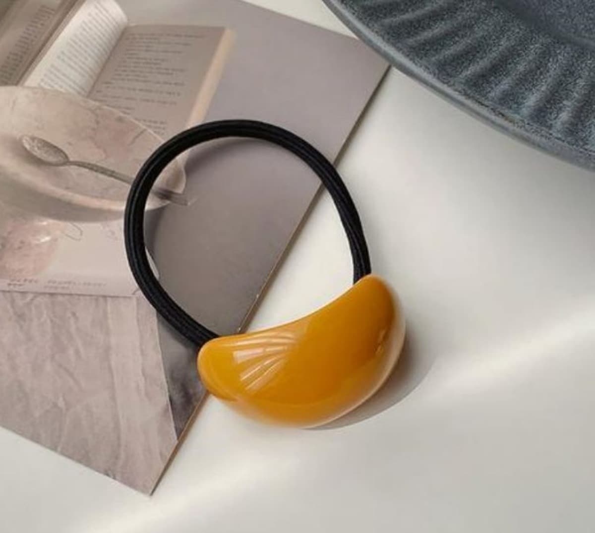 Красивый молочный кофе ~ Маленькая молочная крышка простой конский хвост кольцо для волос