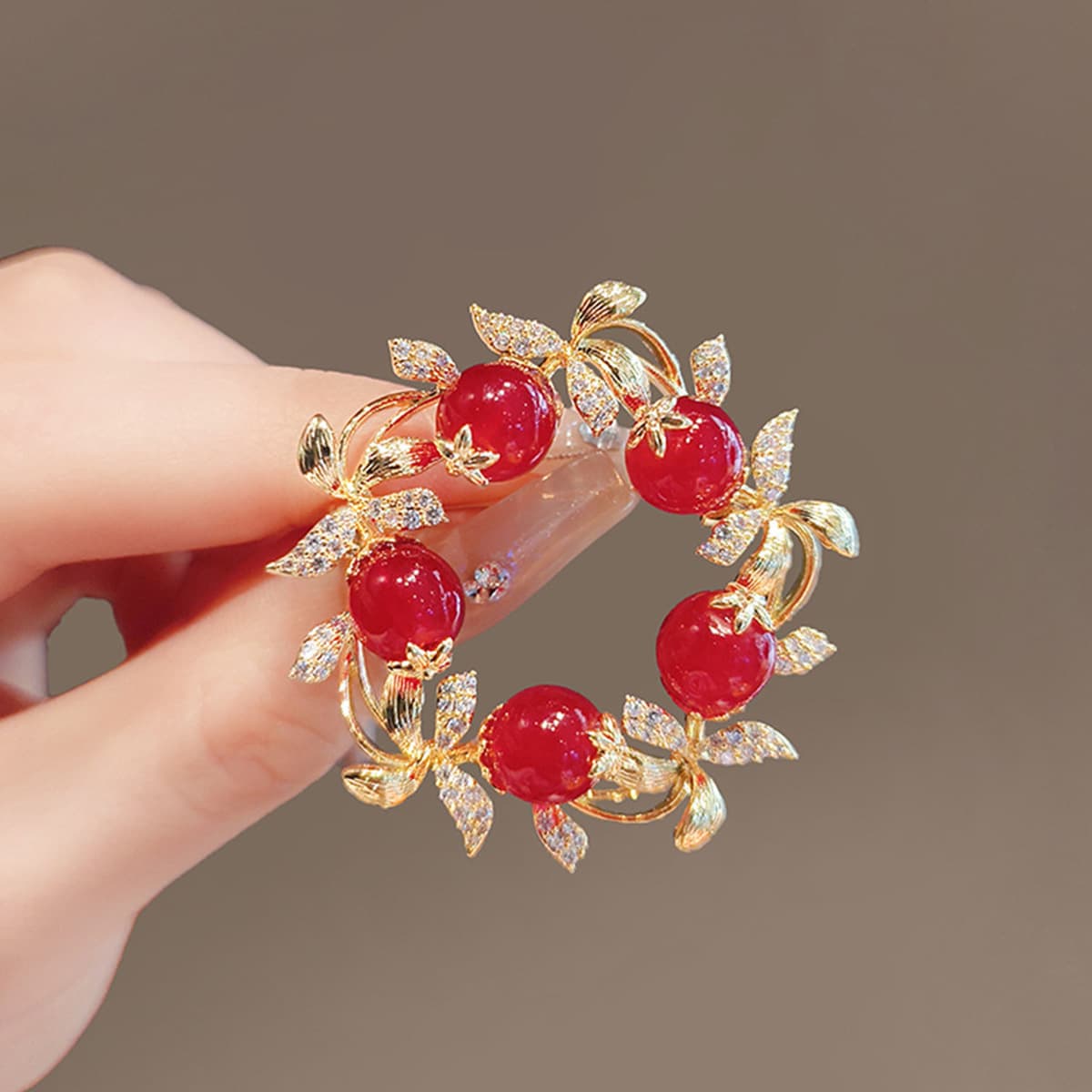 Новый сплав броши высокого уровня чувство ниши женщины оптом высокого класса пиджак пальто костюм высокого класса дикий...