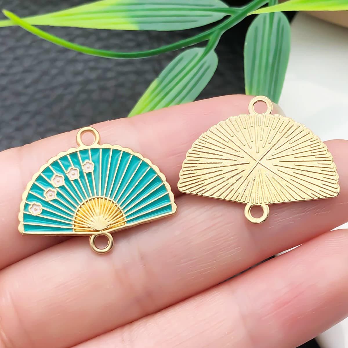 Двойной подвесной веер в китайском стиле с цветком сливы и бамбуковым листом, новые китайские серьги-заколки из масляного...