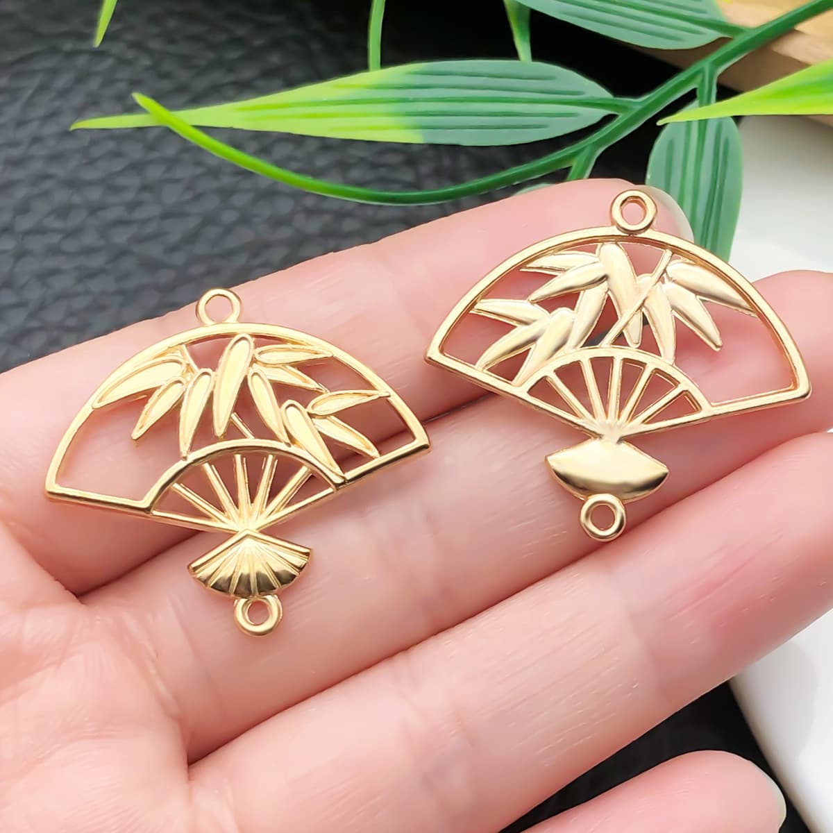 Двойной подвесной веер в китайском стиле с цветком сливы и бамбуковым листом, новые китайские серьги-заколки из масляного...