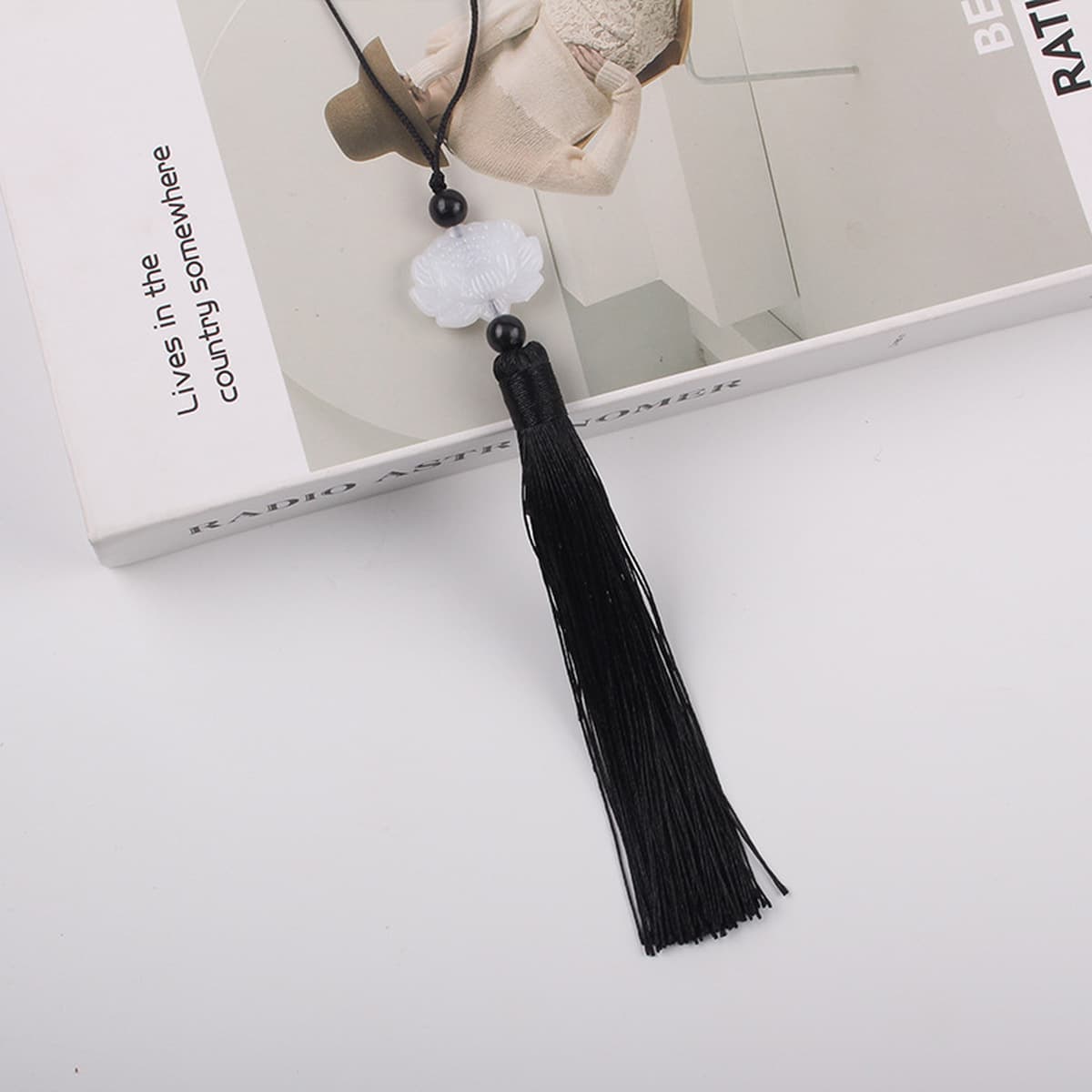 Двусторонний белый нефрит Лотос кисточкой уха Kunlun вентилятор Висячие уши Cheongsam платье Хань прессованный перерыв...