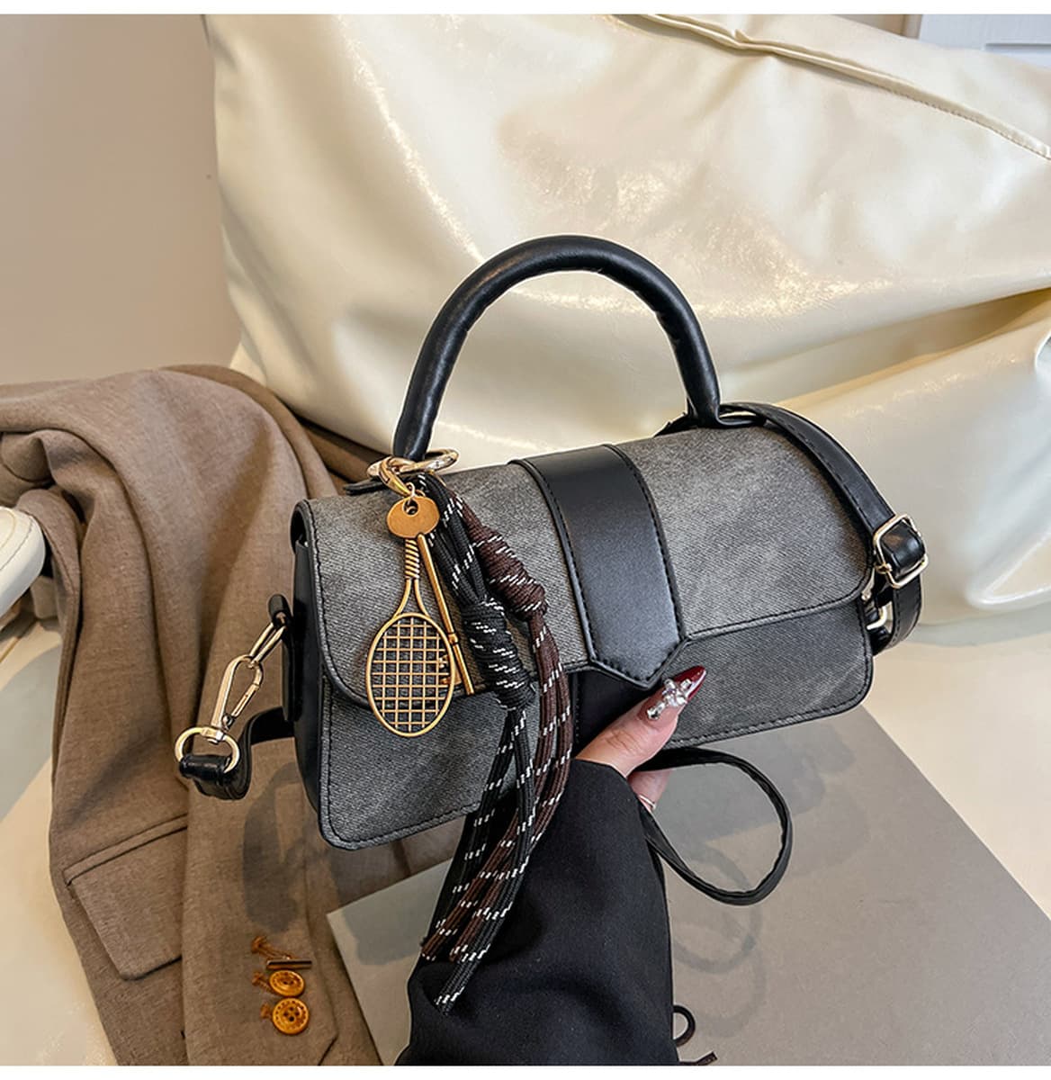 Джинсовая сумка через плечо 2025 года, весенняя, однотонная, повседневная, с подвеской, для города, маленькая квадратная...