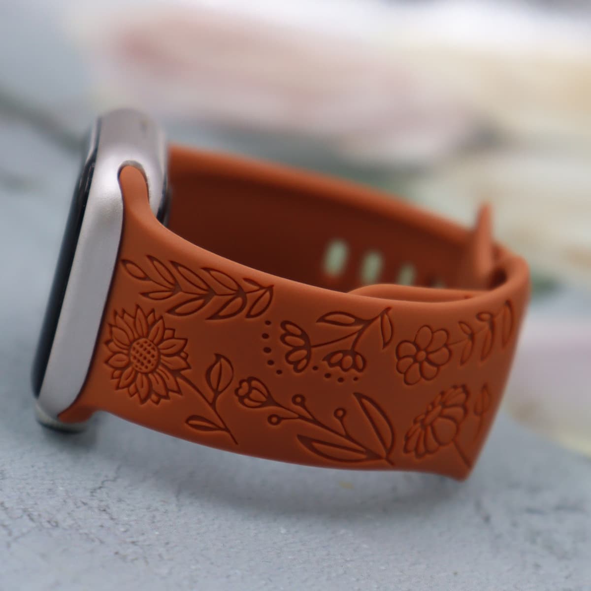 Ремешок для Apple Watch с регулируемой длиной и солнечным цветочным узором, силиконовый ремешок, стильный и повседневный...