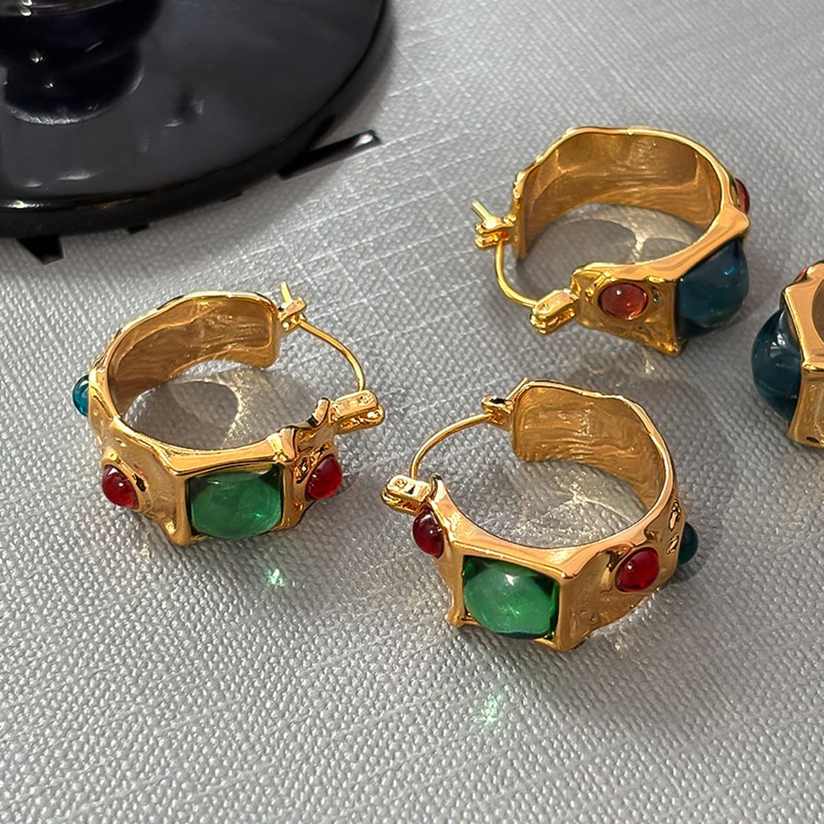 Средневековая эмаль цветной драгоценный цвет допамин серьги женские нишевые дизайн высокого уровня наушники 2025 новые серьги