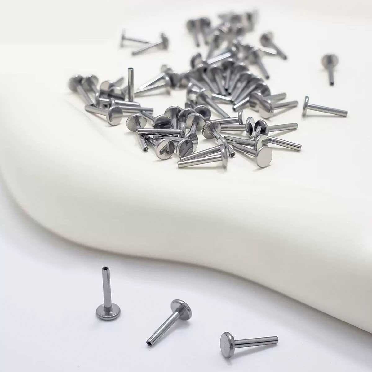 Серьги-гвоздики из титанового сплава G23 с плоским дном и внутренней резьбой, имплантационные серьги-гвоздики из титана F136...