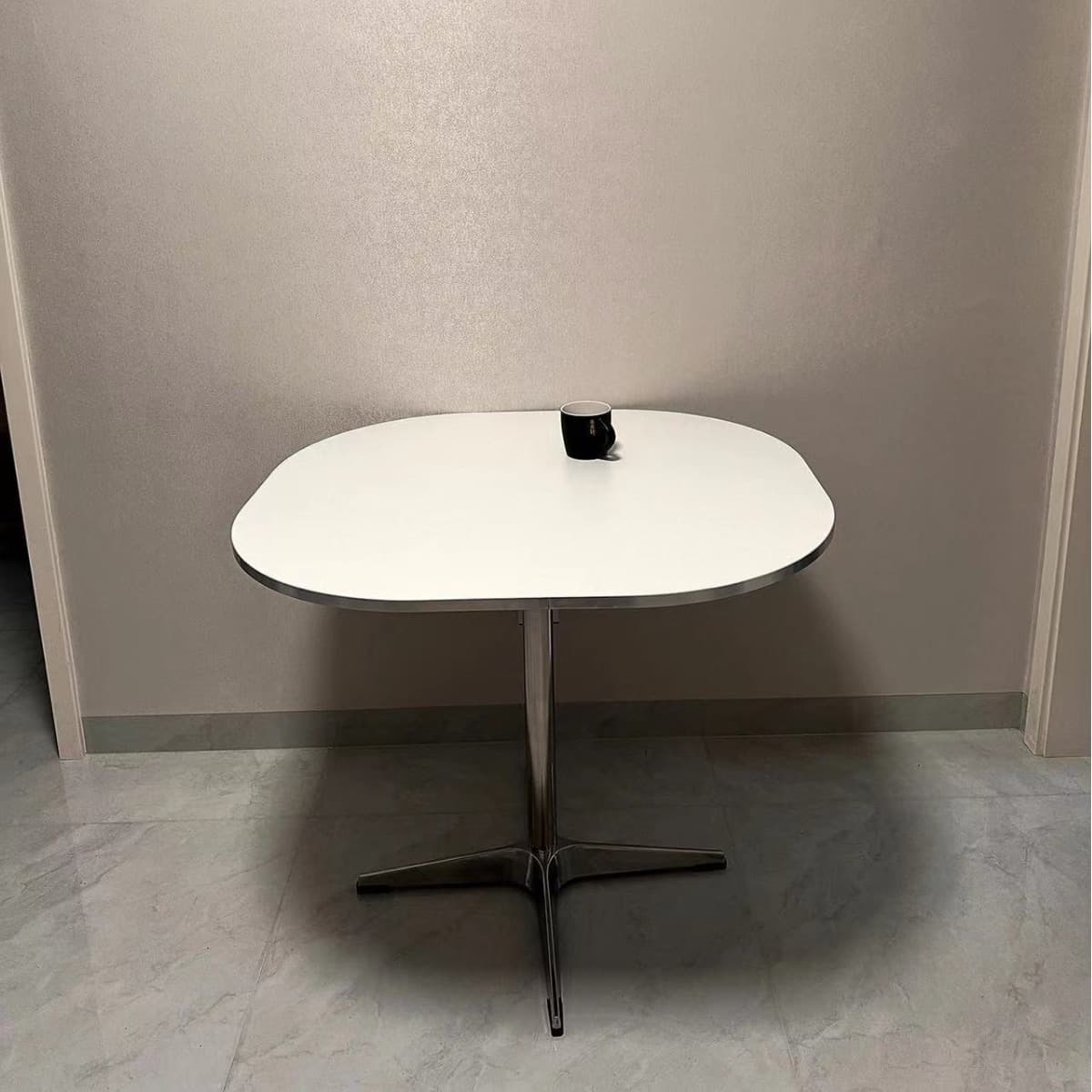 Экспорт Ems Silver Bounces обеденный стол Современный простой корейский круглый небольшой номер кафе Ресторан Средние столы