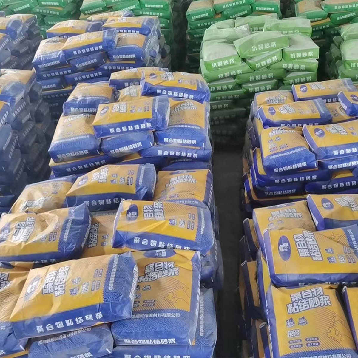 Производитель антитрещинных растворов, шпатлевок, гидроизоляционных растворов, цемента, для строительства крыш, внутренних...