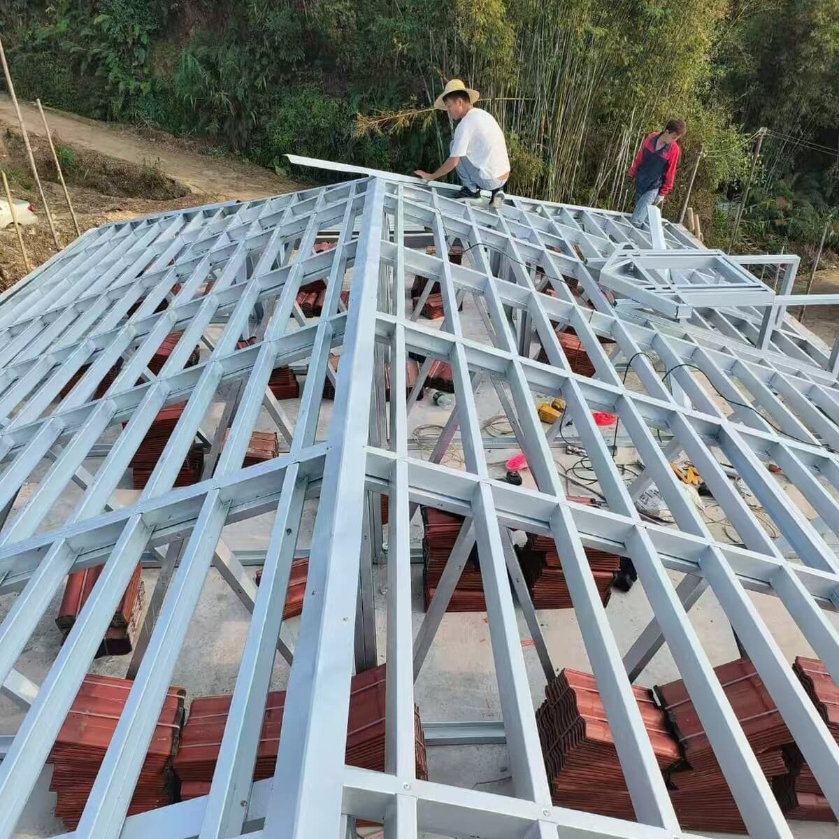 Кирпично-бетонная вилла со стальной конструкцией из легкого стального киля