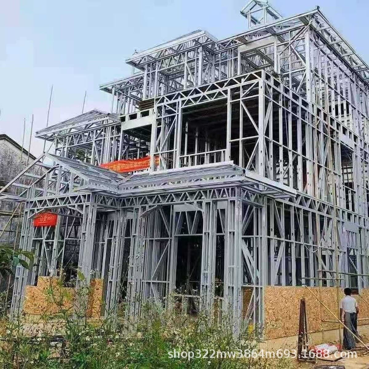 Кирпично-бетонная вилла со стальной конструкцией из легкого стального киля