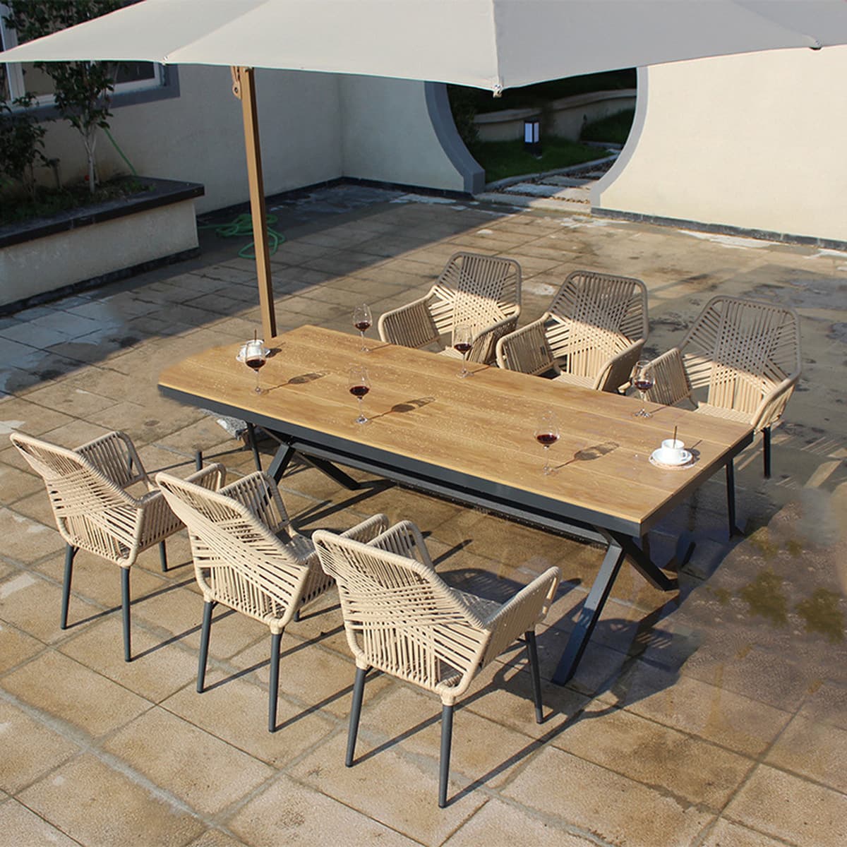 Набор уличной мебели: стол и стулья с зонтиком, плетеная мебель для виллы, двора, балкона, водонепроницаемые садовые стулья...