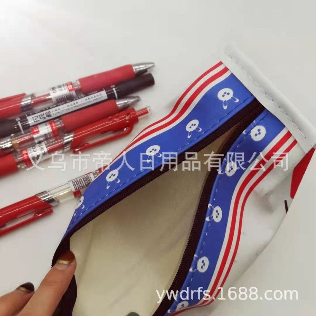 Пенал из полиуретана «Free Proofing» Рекламный пенал Студенческий пенал Подарочный пенал Рекламный пенал